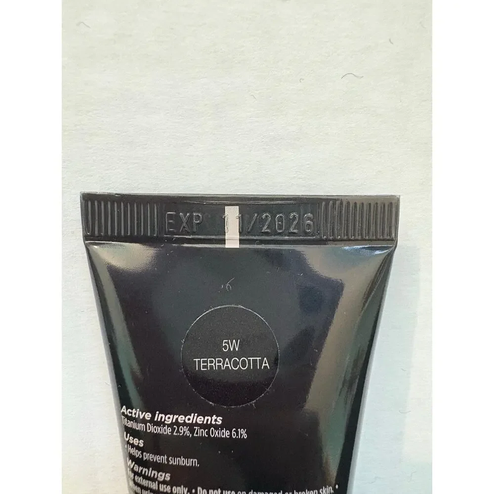 Laura Mercier Tinted Moisturizer Blurred Matte with SPF 30 Sunscreen Terracotta